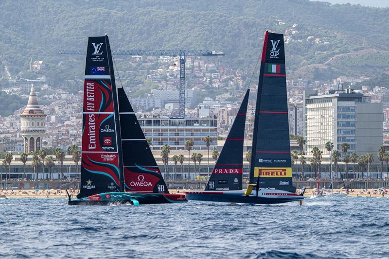 Luna Rossa Prada Pirelli pick up a pre-start penalty in the Louis Vuitton Preliminary Regatta Barcelona Final between Emirates Team New Zealand - August 25th 2024 - photo © Ricardo Pinto / America's Cup