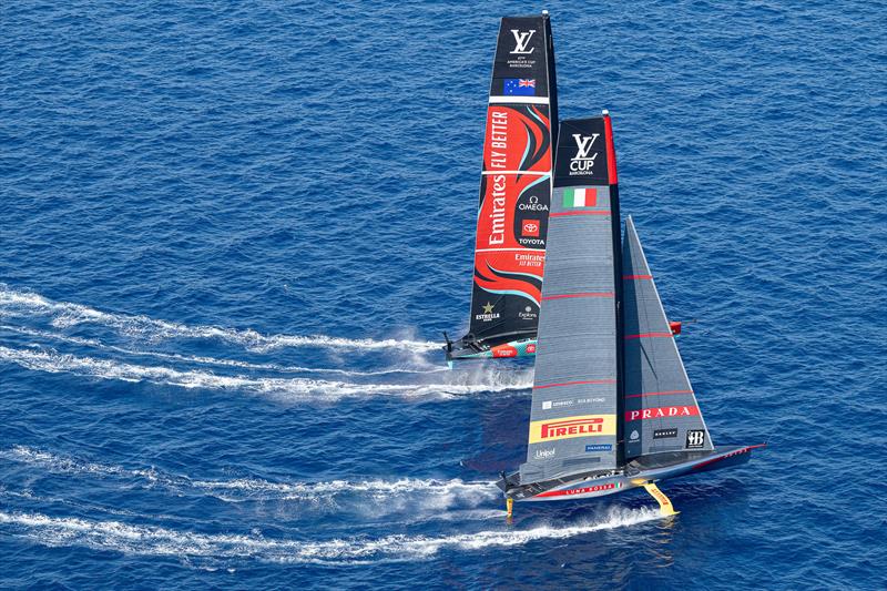 Emirates Team NZ turns inside Luna Rossa - Louis Vuitton Cup - Day 1 - Barcelona - August 29, 2024 - photo © Ricardo Pinto / America's Cup