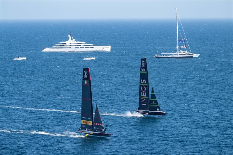 Luna Rossa Prada Pirelli vs. INEOS Britannia on Louis Vuitton Cup Final Race Day 1 - September 26, 2024 - photo © Ricardo Pinto / America's Cup