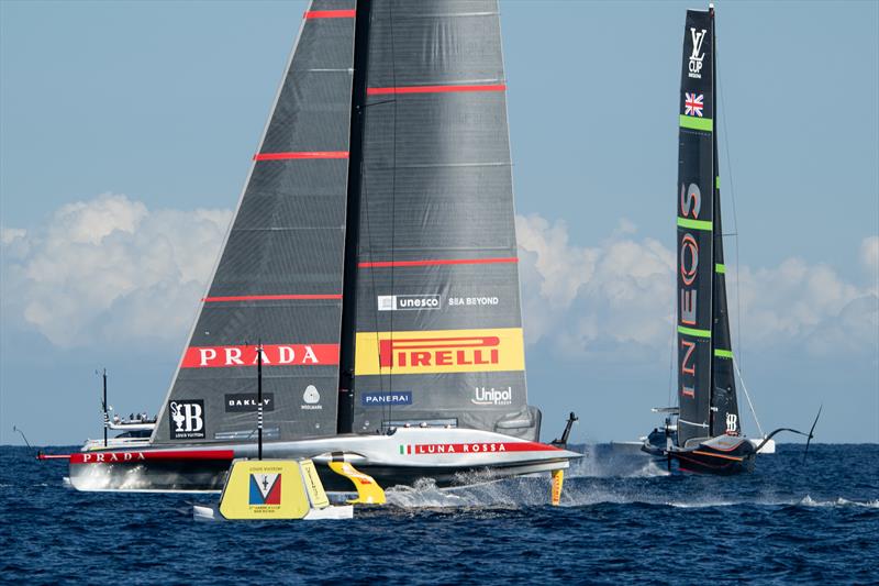 INEOS Britannia vs. Luna Rossa Prada Pirelli on Louis Vuitton Cup Final Race Day 2 - September 28, 2024 - photo © Ricardo Pinto / America's Cup