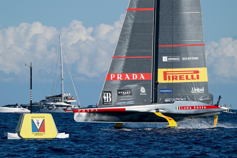  Luna Rossa and INEOS Britannia- Finals Louis Vuitton Cup - Race 3 (stopped) - Day 16 - September 28, 2024 - Barcelona - photo © Ian Roman / America's Cup