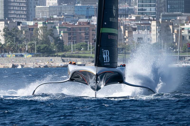 INEOS Britannia vs. Luna Rossa Prada Pirelli on Louis Vuitton Cup Final Race Day 4 - September 30, 2024 - photo © Ricardo Pinto / America's Cup