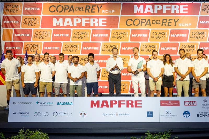 Earlybird, ClubSwan 50 winners with H.M. The King Felipe of Spain at the 42nd Copa del Rey MAPFRE Prize Giving - photo © María Muiña / Copa del Rey MAPFRE