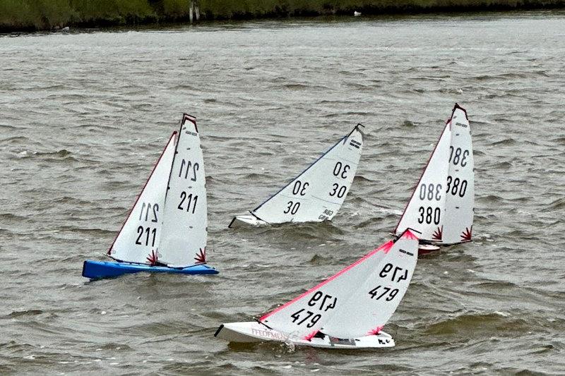 DF95 Conningbrook Lakes Spring Series at East Kent Radio SC - photo © Mike Brand