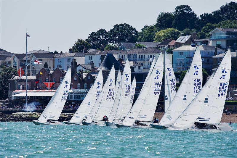 Cowes Week day 3 photo copyright Tom Hicks / www.solentaction.com taken at Cowes Combined Clubs and featuring the Etchells class