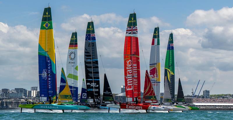 Fleet action on Race Day 1 of The Rolex SailGP Championship ITM New Zealand Sail Grand Prix in Auckland, New Zealand. Saturday 18 January - photo © Ricardo Pinto for SailGP