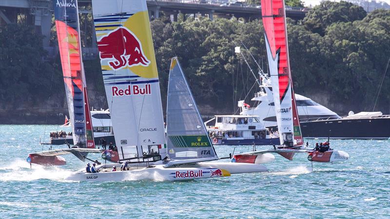 Red Bull Italy turns into a tack - ITM New Zealand SailGP - January 19, 2025 - photo © Richard Gladwell - Sail-World.com/nz