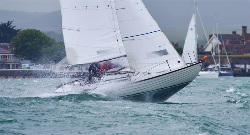 Strong winds for the 2024 Round the Island Race - photo © Tom Hicks / www.solentaction.com