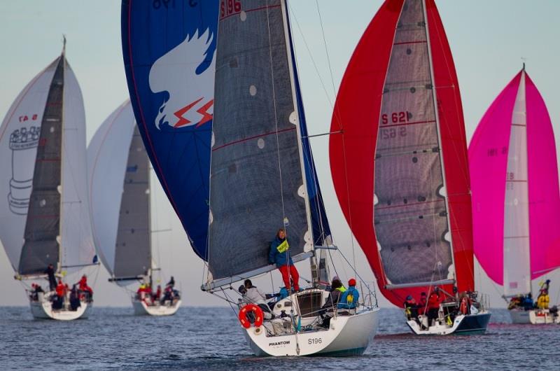 Division 1 boats on a run - photo © Bruno Cocozza