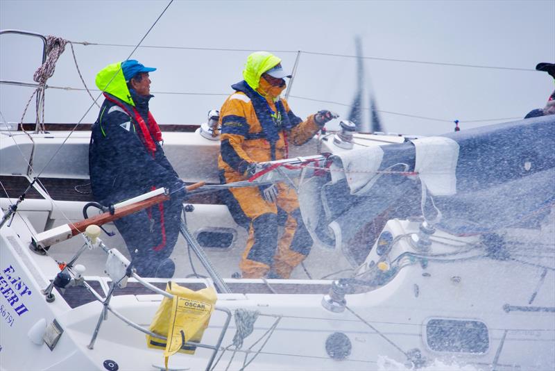 Strong winds for the 2024 Round the Island Race - photo © Tom Hicks / www.solentaction.com