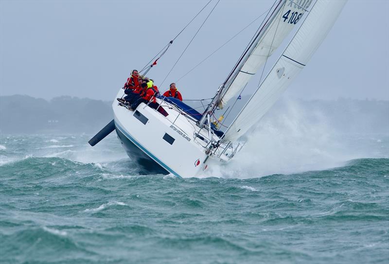 Strong winds for the 2024 Round the Island Race - photo © Tom Hicks / www.solentaction.com