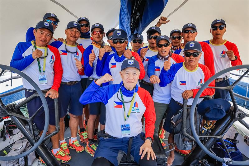 The Centennial 7 crew with Ernesto Echauz at the front - photo © CYCA | Salty Dingo