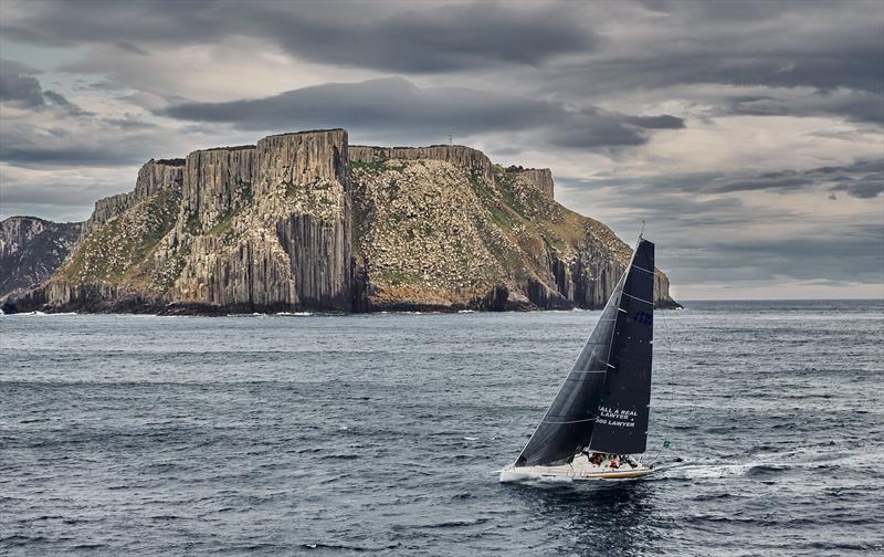 Active Again turning her bow up towards Hobart - photo © ROLEX / Carlo Borlenghi