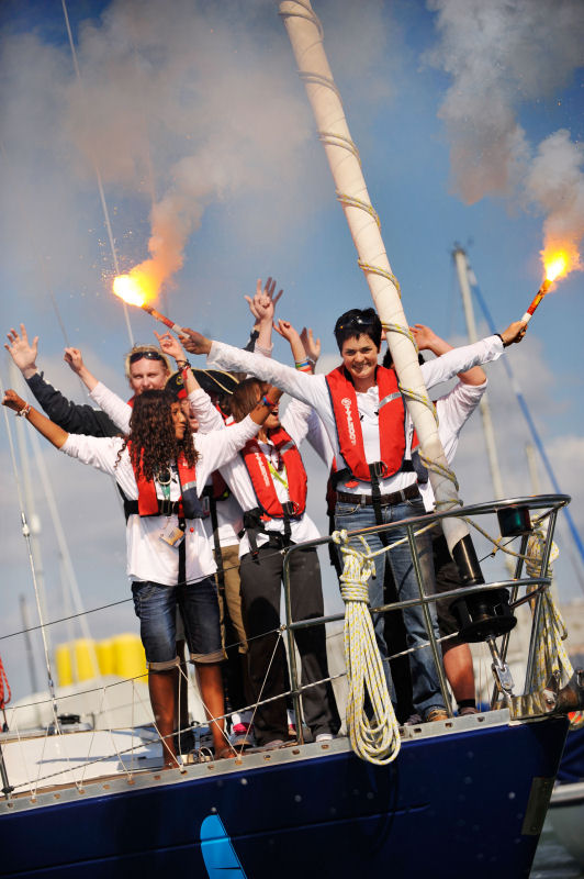 Ellen MacArthur and her crew arrive in Cowes completing the Ellen MacArthur Trust Skandia Round Britain Voyage photo copyright onEdition taken at 