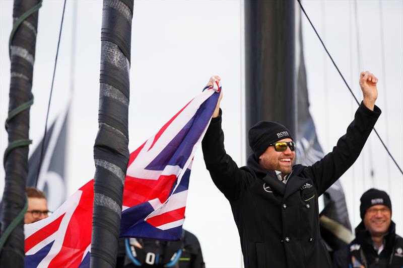 Alex Thomson on Hugo Boss sets off in the Vendée Globe 2016/17 - photo © Mark Lloyd / Lloyd Images