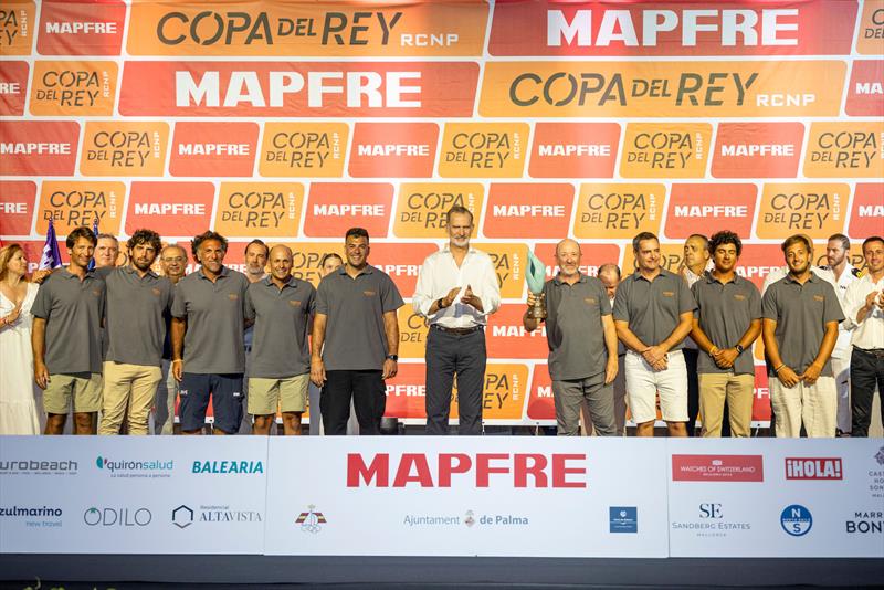 Katara, Altavista ORC 2 winners with H.M. The King Felipe of Spain at the 42nd Copa del Rey MAPFRE Prize Giving - photo © María Muiña / Copa del Rey MAPFRE