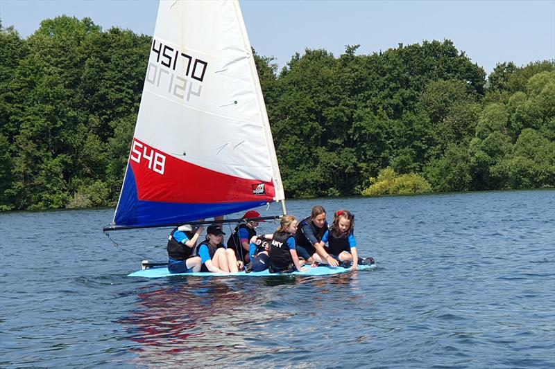 Yellow fleet relay - Chipmates camp at Chipstead SC - photo © CSC