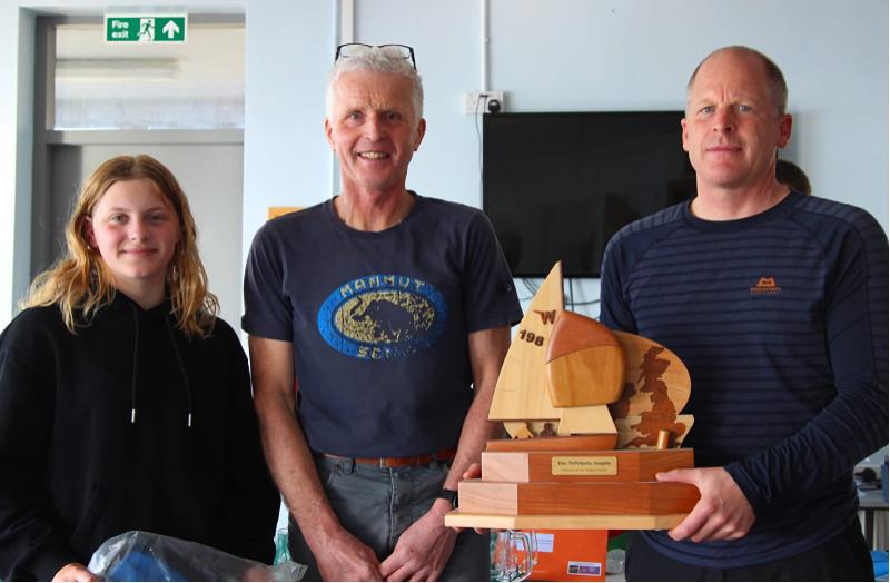 Nipegegi Trophy winners, Colin and Lexie Goodman - Craftinsure Wayfarer National Circuit Finale at Bough Beech - photo © Sarah Seddon